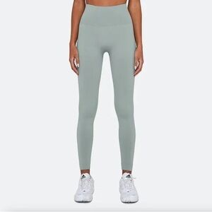 Set Active Sculptflex Leggings in Rain Size Small